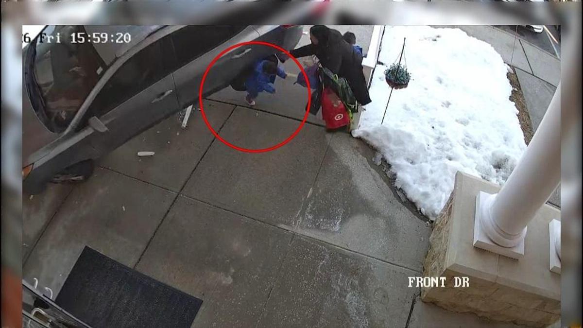 ABD'de korku dolu anlar! Alkollü sürücü anne ve 2 çocuğuna çarptı