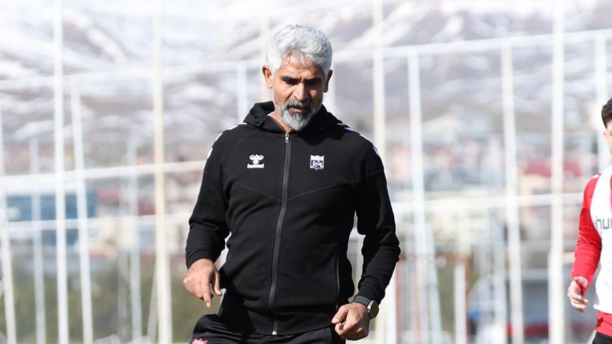 Sivasspora Adana Demirspor şoku! İsmet Taşdemirden dikkat çeken açıklama