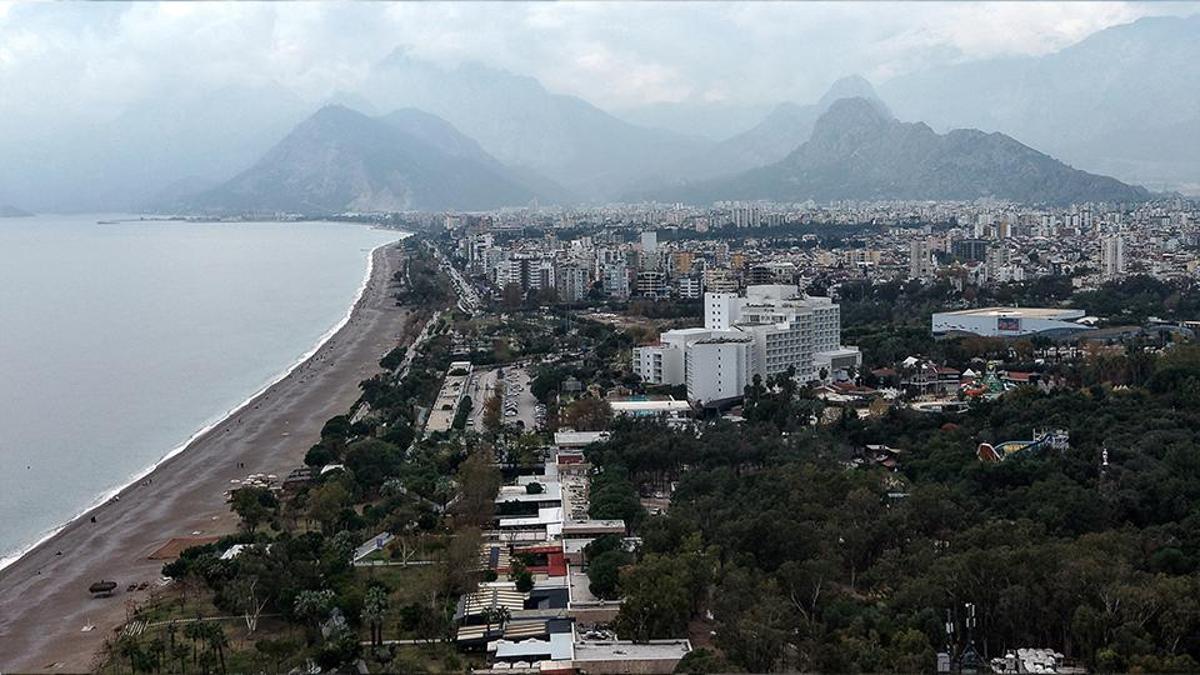 Antalya'nın kalbinde 70 yıldır süren milyarlarca liralık dava: Metrekare­si 100 bin TL