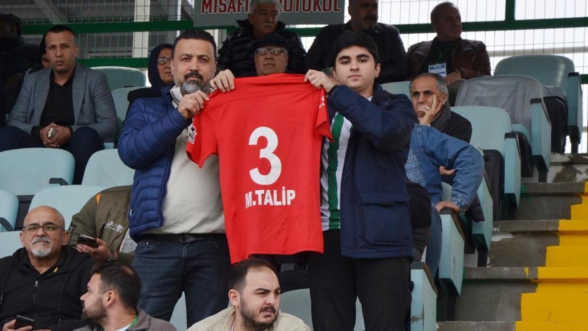 Serik Spor taraftarı Pazarlıyı unutmadı