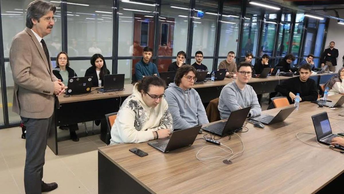 Dijital vatanın muhafızları Bursada yetişiyor