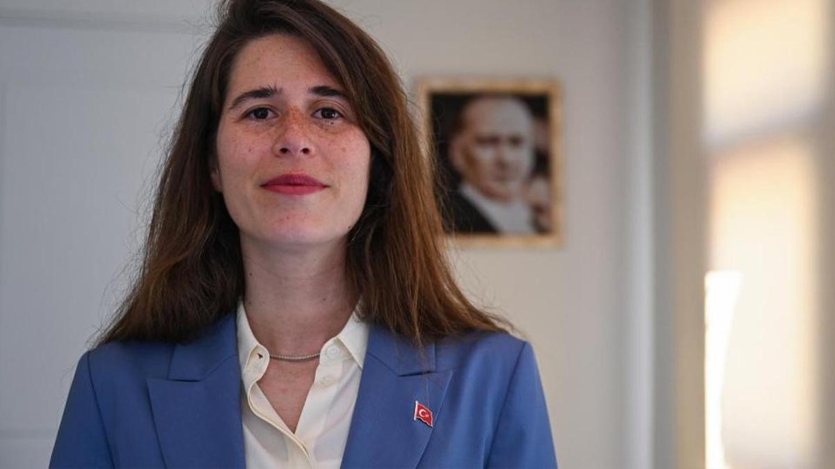 Çeşme Belediye Başkanı Lal Denizli ifade vermeye geldi