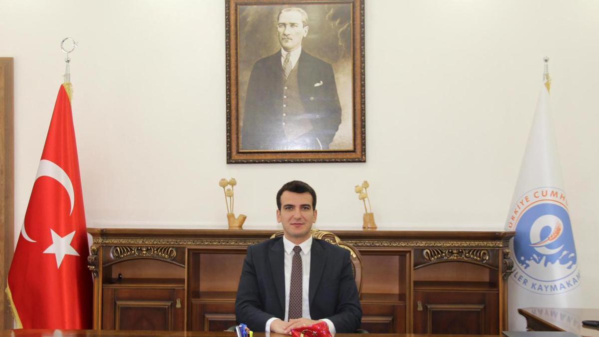 Afyonkarahisar'da vali ile 5 ilçe kaymakam değişti