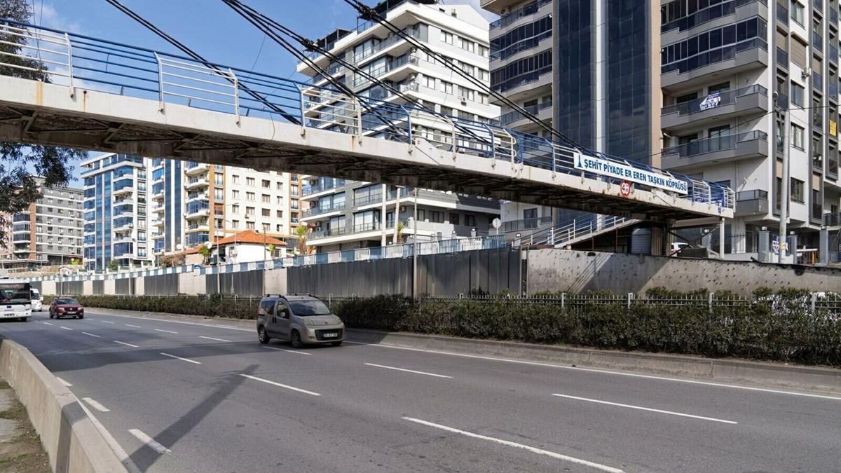 İzmirde şehitlerin isimleri üst geçitlerde yaşayacak