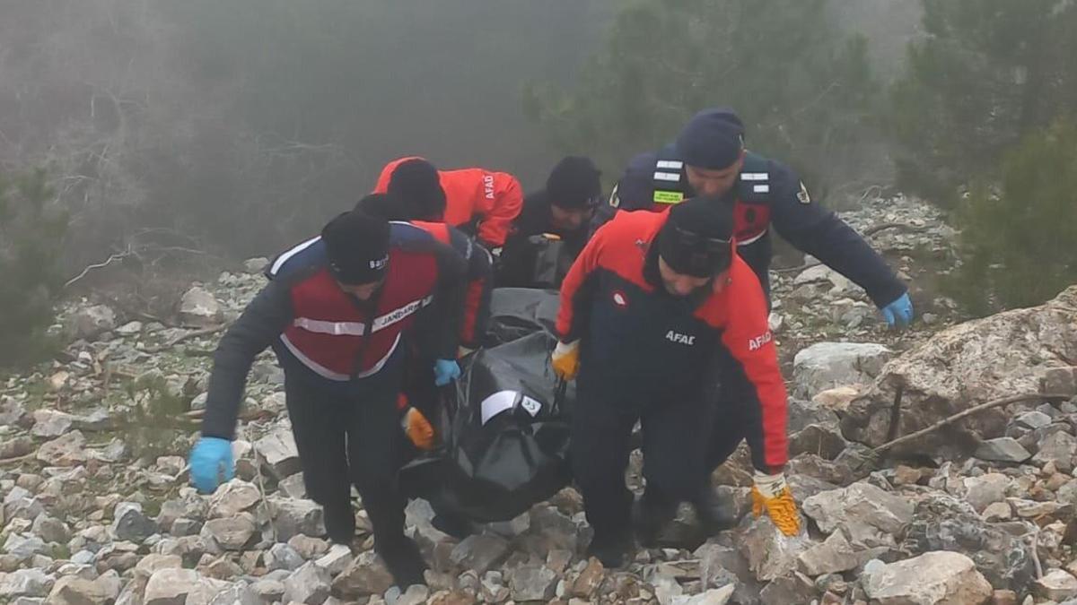 Aydında uçurumda erkek cesedi bulundu