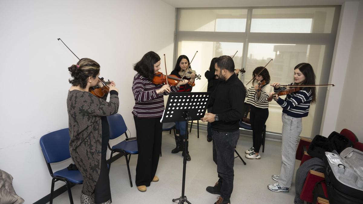 Mersinde ücretsiz enstrüman kurslarında yetenekler keşfediliyor