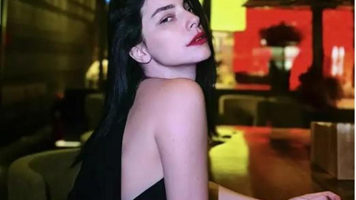 Merve Boluğur’un Paylaşımı Olay Oldu! Photoshop Detayı Gözlerden Kaçmadı