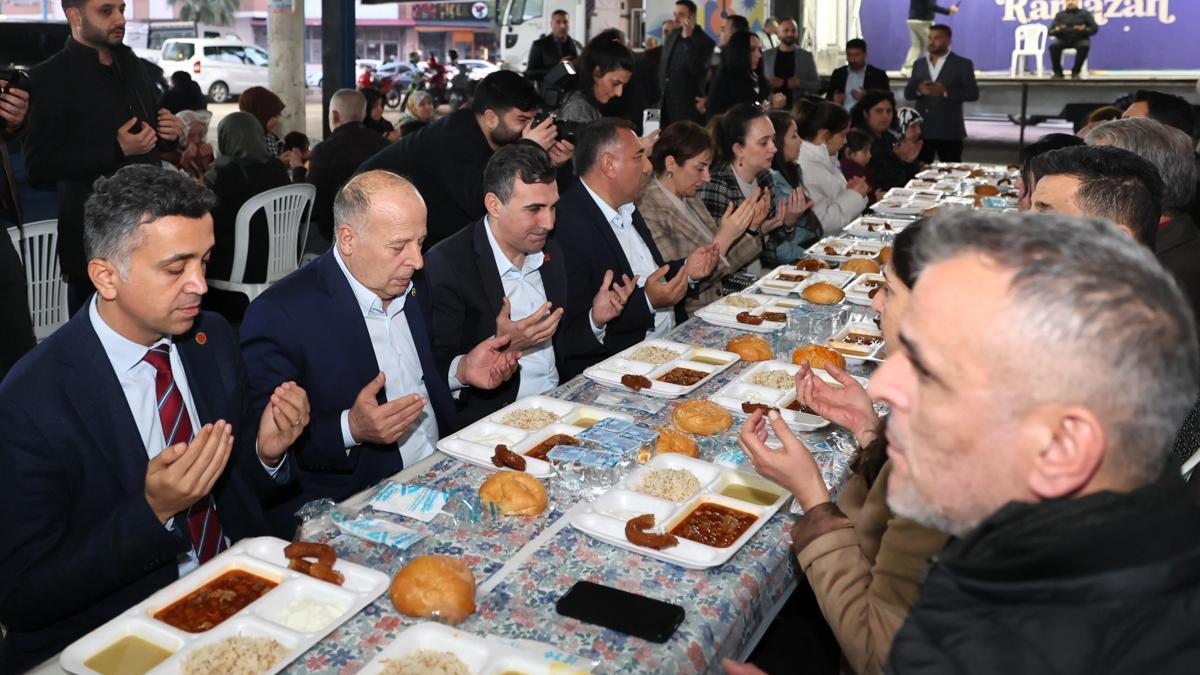 Yüreğir Belediyesinden birlik ve beraberlik iftarı