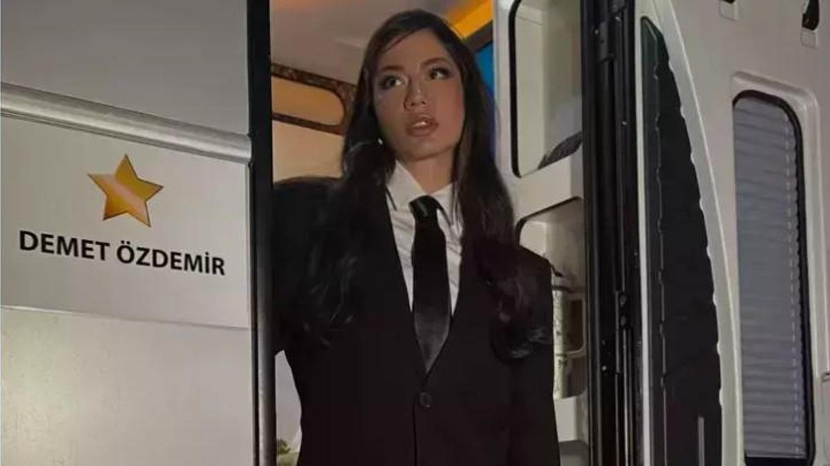 Demet Özdemir'in yeni yaşı için İranlı sevenleri bağış yaptı!