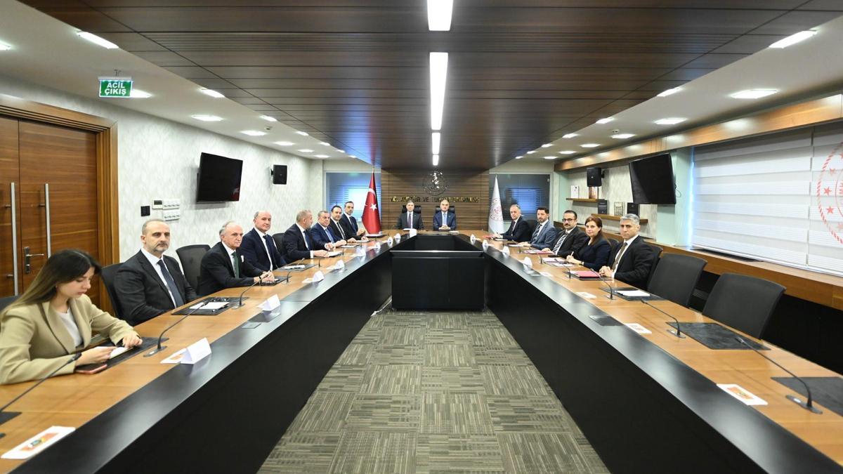 Bakan Ersoy, İsveç Süryani Cemaati heyeti ile bir araya geldi