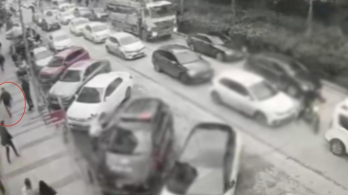 İstanbul - Aranan hükümlü yapay zekayla fotoğrafını değiştirip kimlik çıkarmış; eşinin dövmesindeki isimden yakalandı