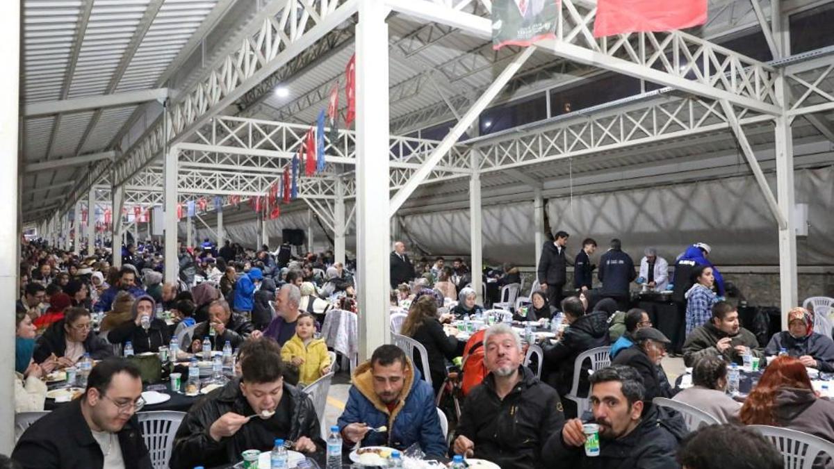 Bereket sofrası Yıldırımda kuruldu