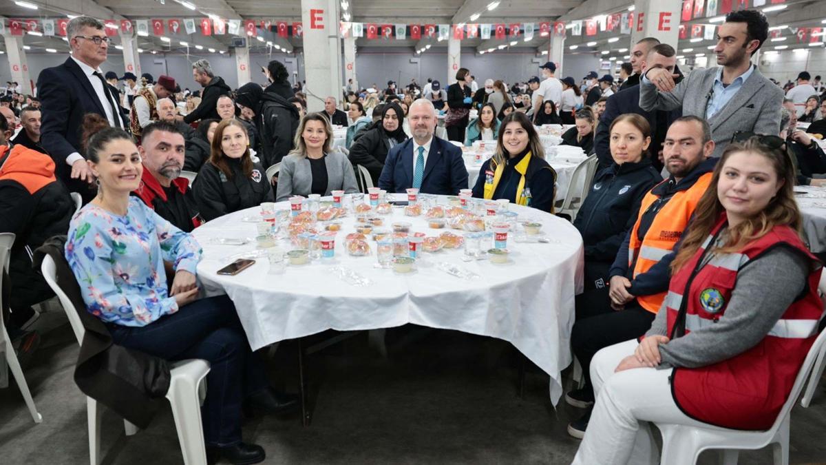 Başkan Pehlivan, personelle iftar sofrasında buluştu