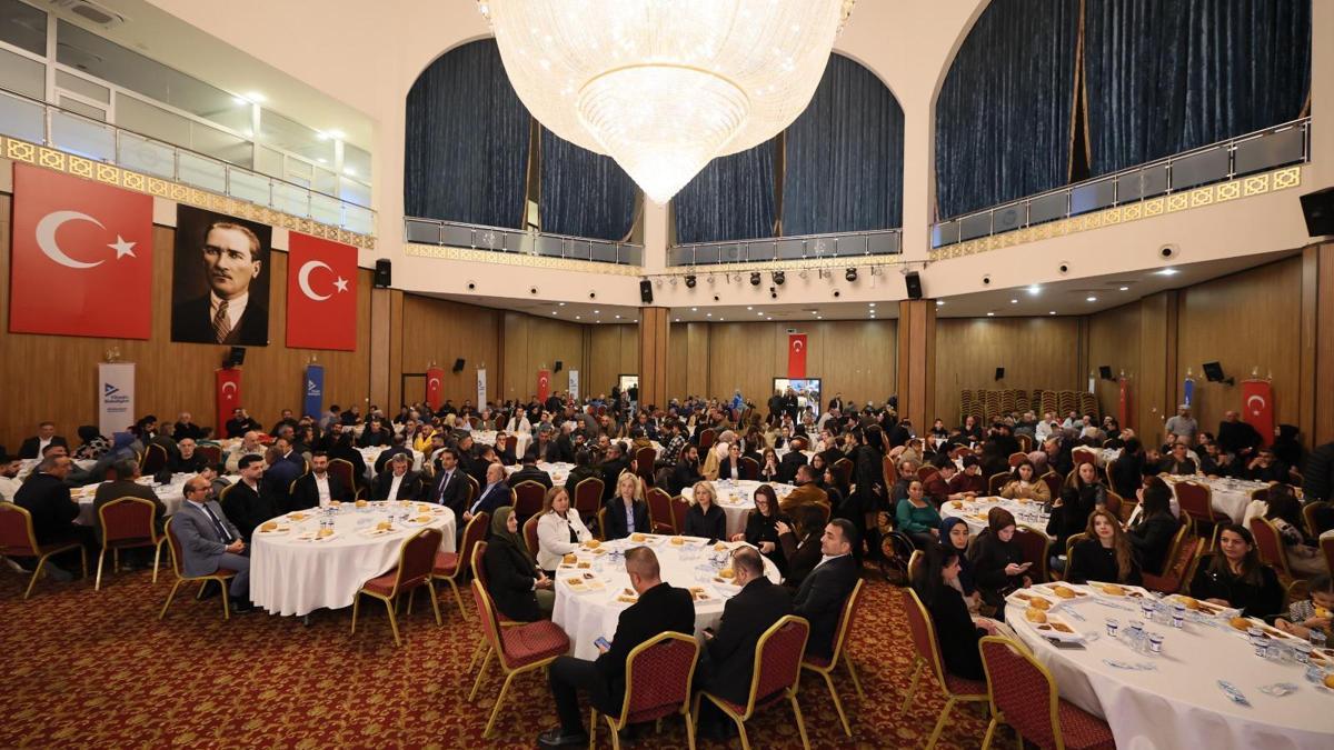 Yüreğir Belediyesi personeli iftarda buluştu