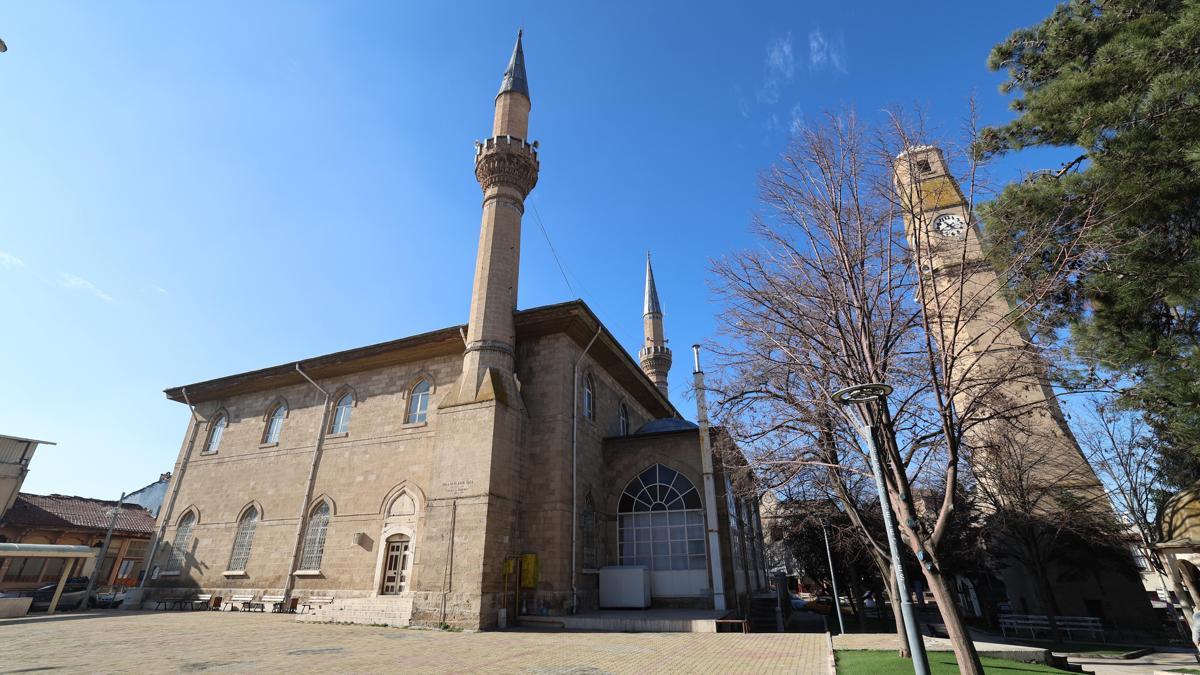 Burdur'daki 2 camiye onarım