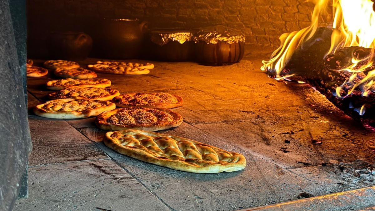 Siirt'te ramazanda fırınlarda tepsi ve güveç yoğunluğu