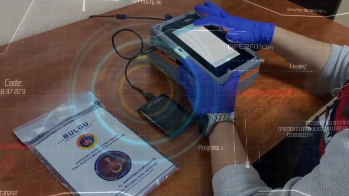 Adana merkezli 11 ilde siber suç operasyonları;17 tutuklama