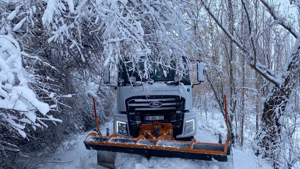 Kayseride 195 mahalle yolu ulaşıma açıldı