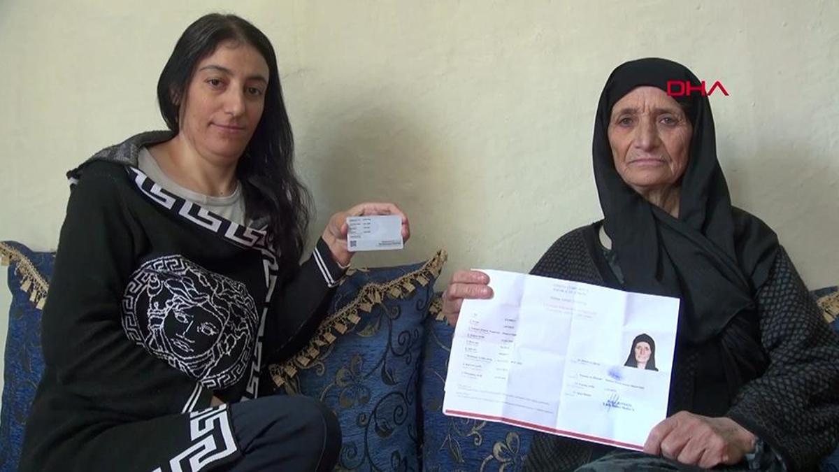 40 yıl önce İran'dan Hakkari'ye göç eden Akarsu ailesi ‘vatansız kişi kimlik’ belgesiyle yaşıyor