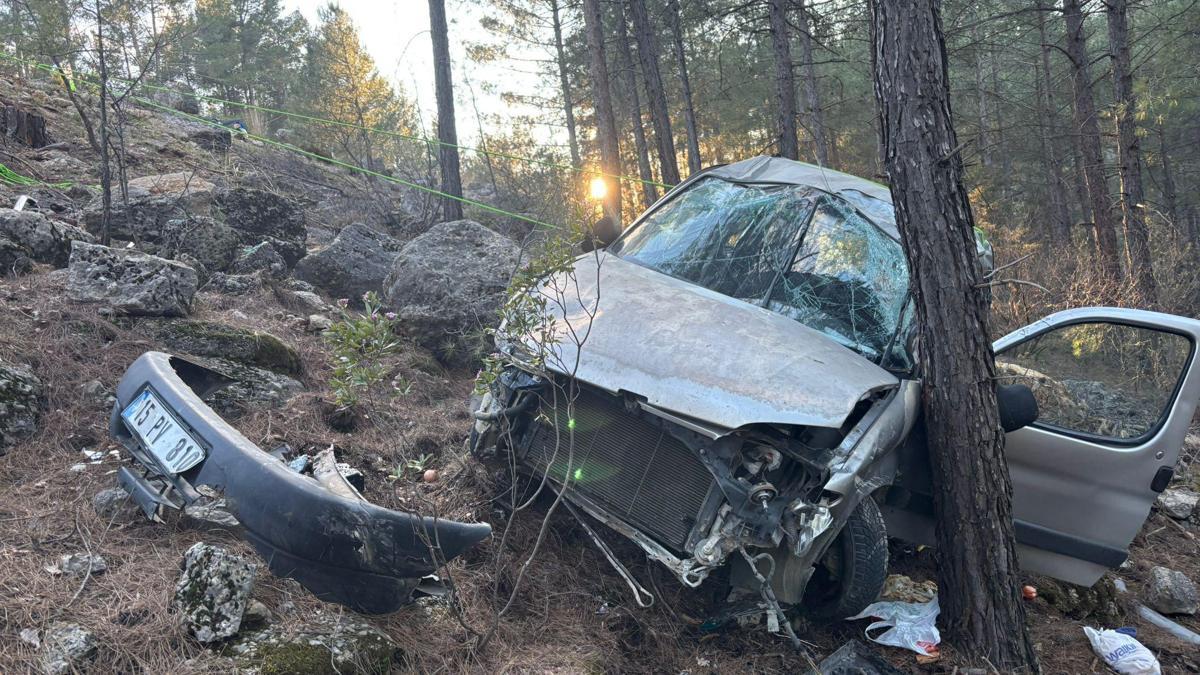 Bucak'ta kaza: 3 yaralı