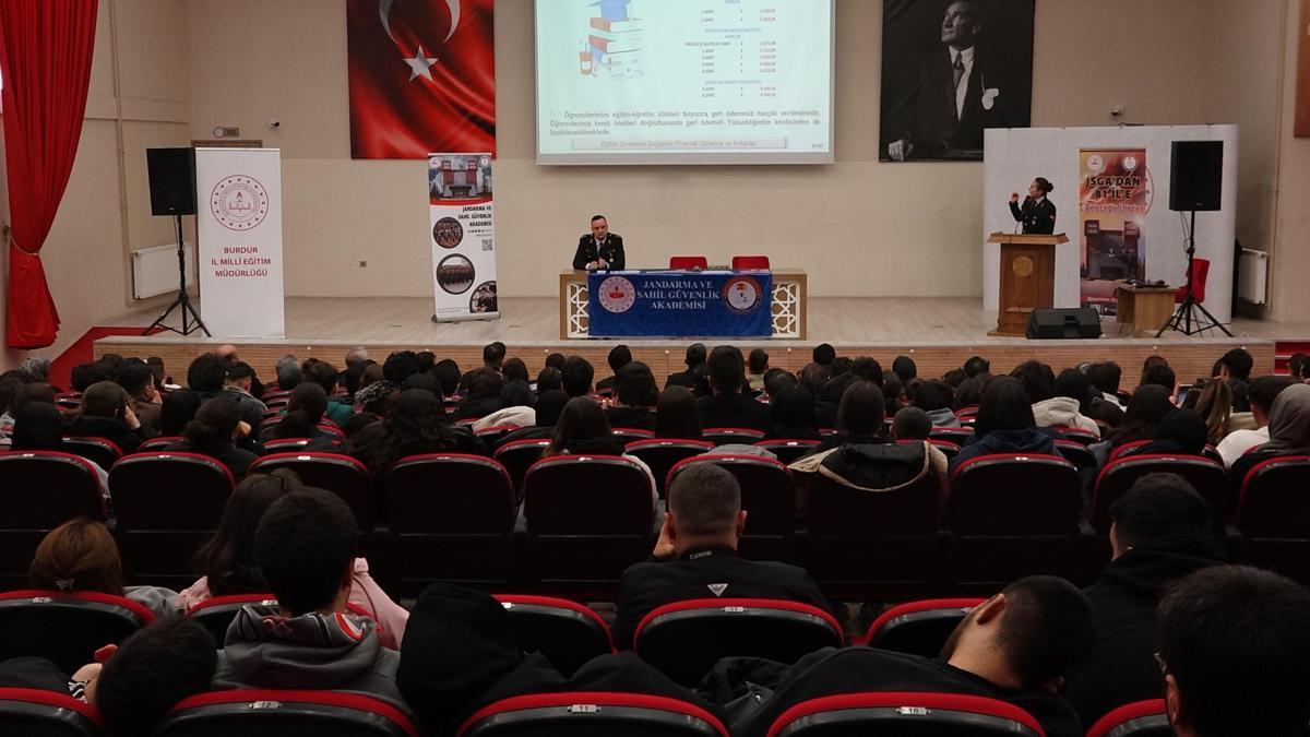 Öğrencilere 'subay ve astsubay' görevi anlatıldı