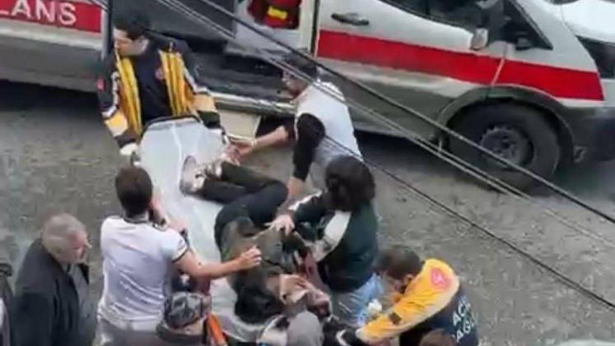 İstanbul - Sultangazide boşanma aşamasında olduğu eşinin sevgilisini başından bıçakladı