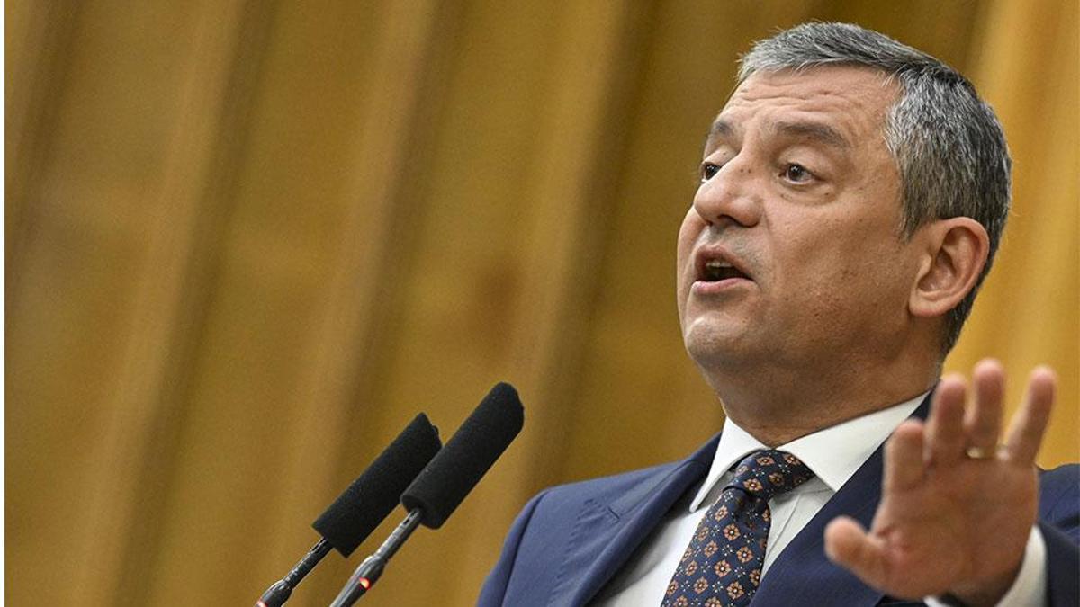 Özel'in Başucumda dediği kitap tartışma yarattı