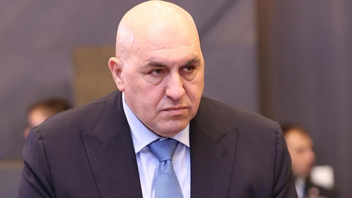 Dubai'de mahsur kalan İtalya Savunma Bakanı Crosetto ülkesine dönüyo