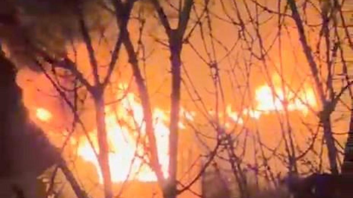 Kocaelide binanın çatı katı yandı