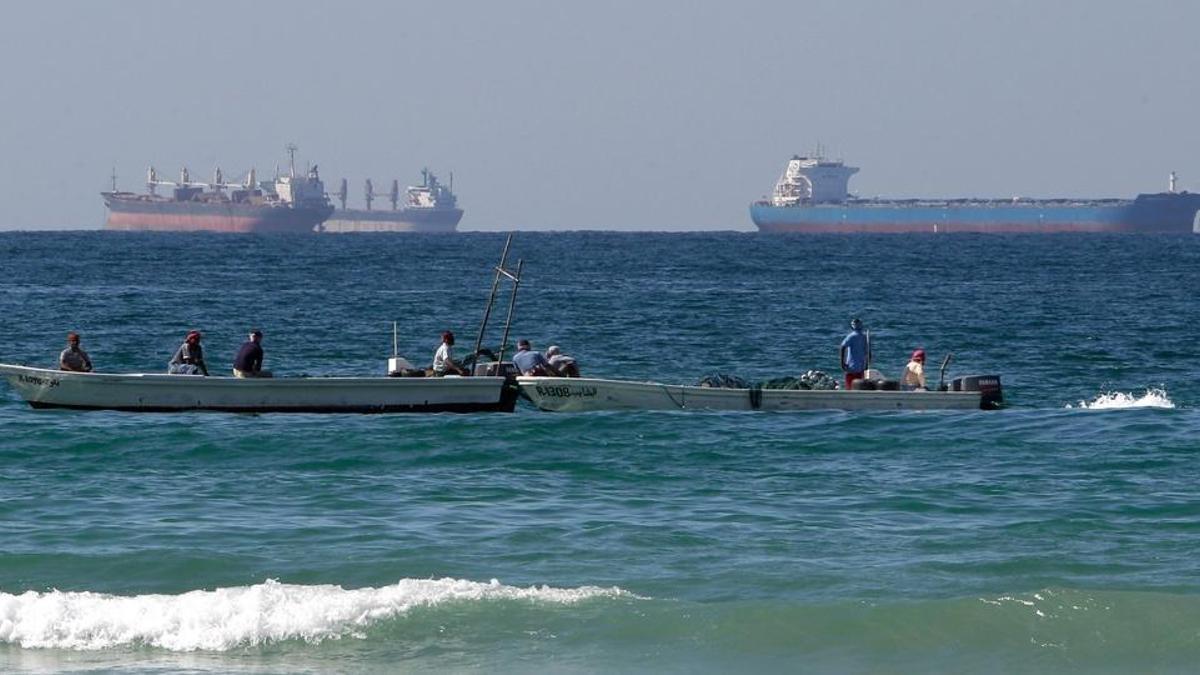Hürmüz'de kriz! Küresel enerji ticaretinin kalbi kilit: Petrol fiyatlarında 14 ayın zirvesi görüldü....
