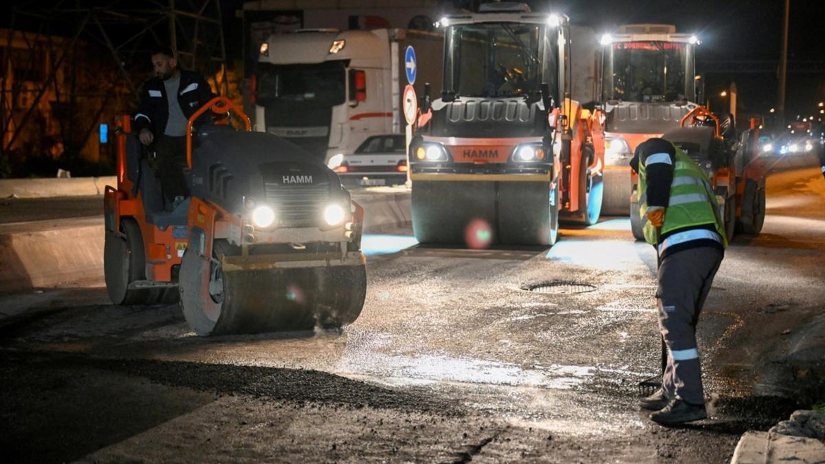 Bornova'da yağmur bitti, asfalt serimi başladı