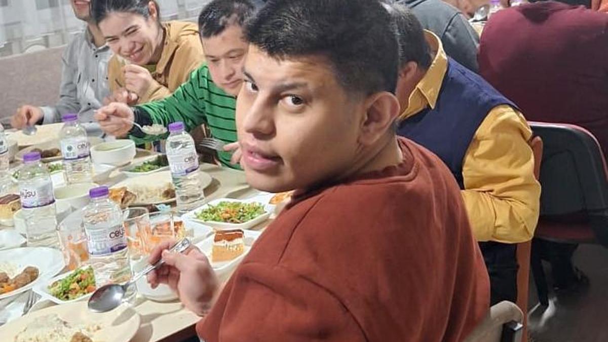 Engelliler ve aileleri iftarda buluştu
