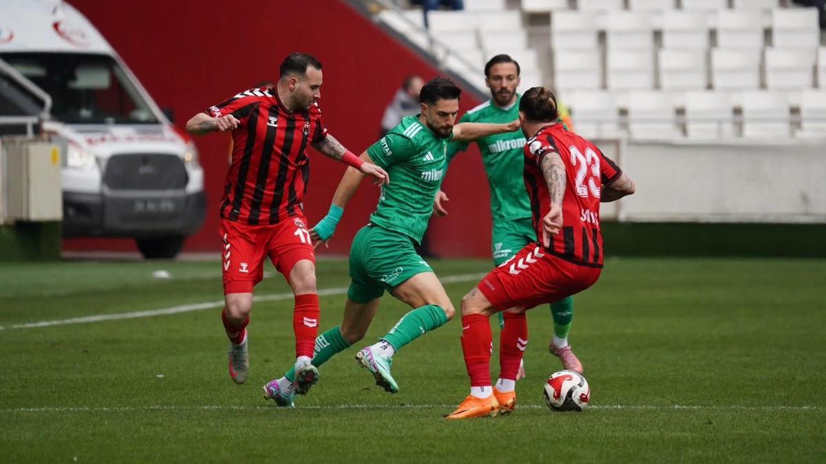 Muğlaspor zirveden uzaklaşıyor