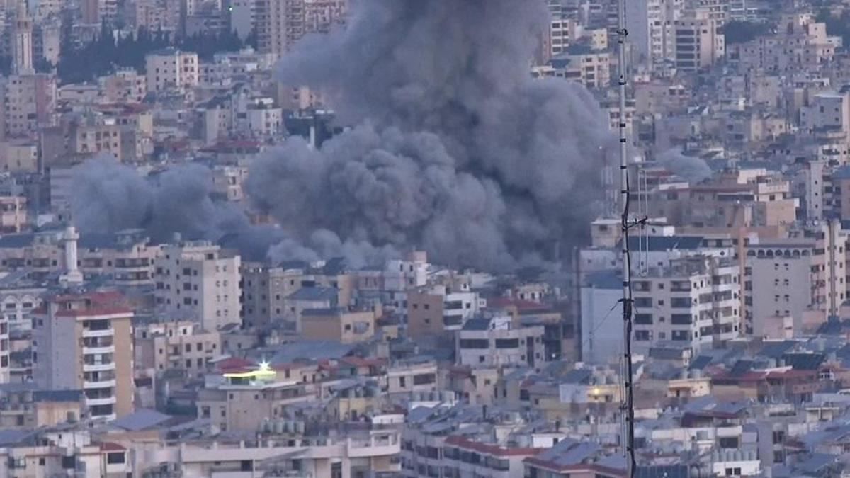 Beyrut'tan dumanlar yükseldi! İsrail Lüban'a saldırıyor