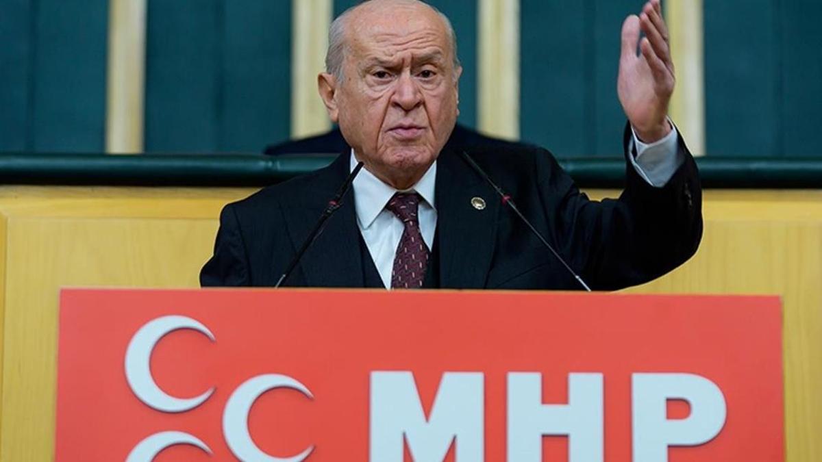 MHP Lideri Bahçeli'den İran mesajı: Savaş durmazsa 3. dünya savaşının taşları döşenecek