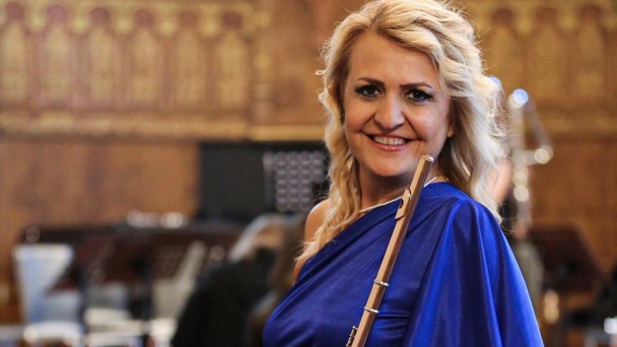 Muratpaşada 8 Marta özel söyleşi ve konser