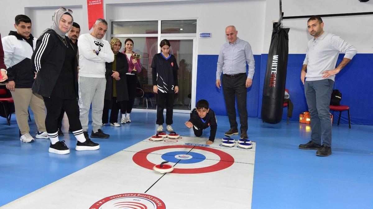 Osmaniyede floor curlıng il birinciliği tamamlandı