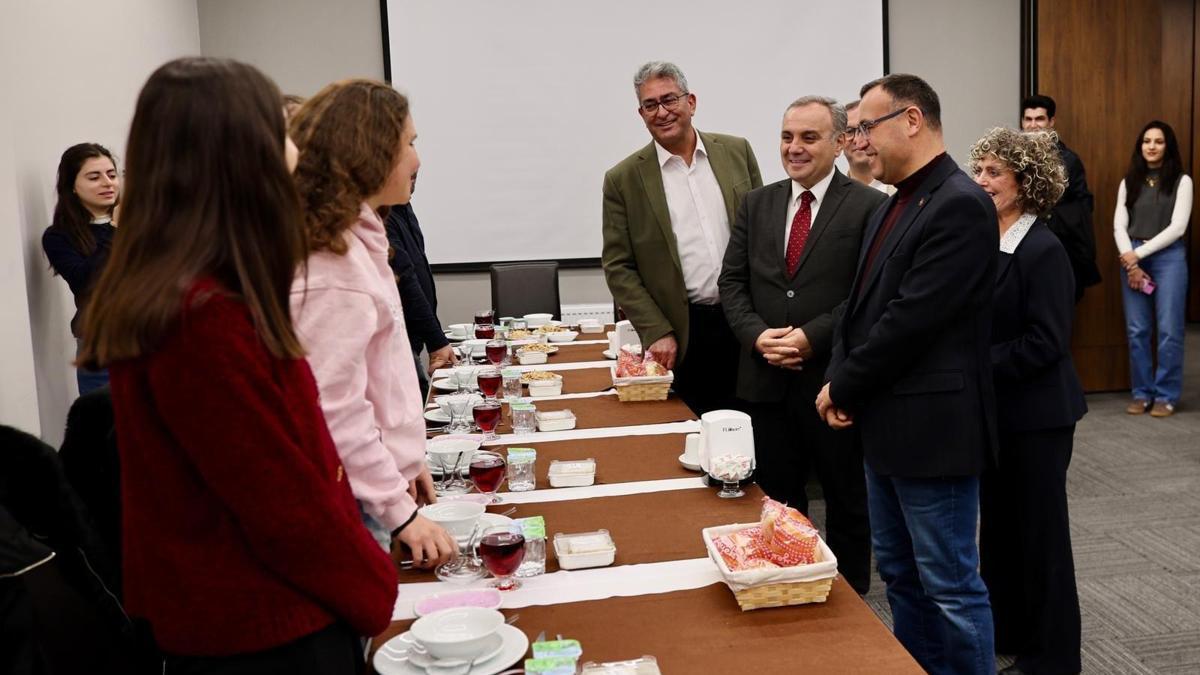 Başsavcı Korkmaz ve Rektör Altun, özel gereksinimli öğrenciler ile iftar yaptı