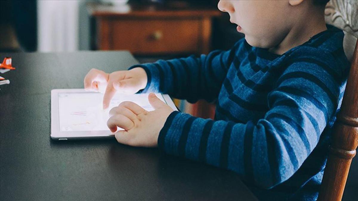 Teklif Meclis'e sunuldu: Sanal medyaya 15 yaş sınırı geliyor