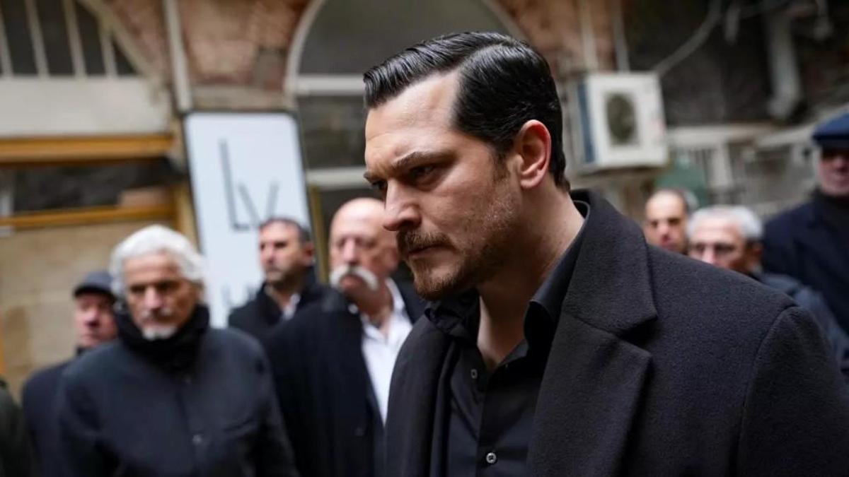 Kübra Ünlü yazdı! Eşref Rüyada Şok Üstüne Şok! Masa Yerle Bir Oldu