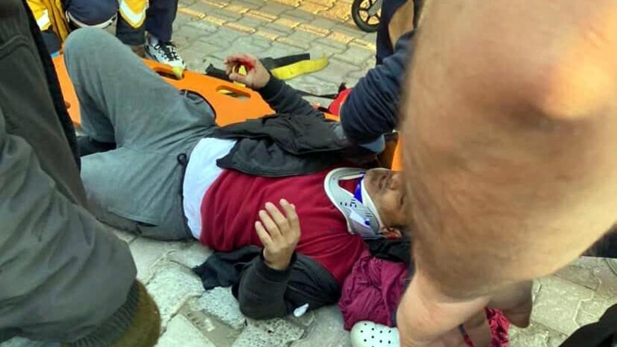 İstanbul - Avcılarda pazarcılar arasında bıçaklı yol verme kavgası: 2 yaralı