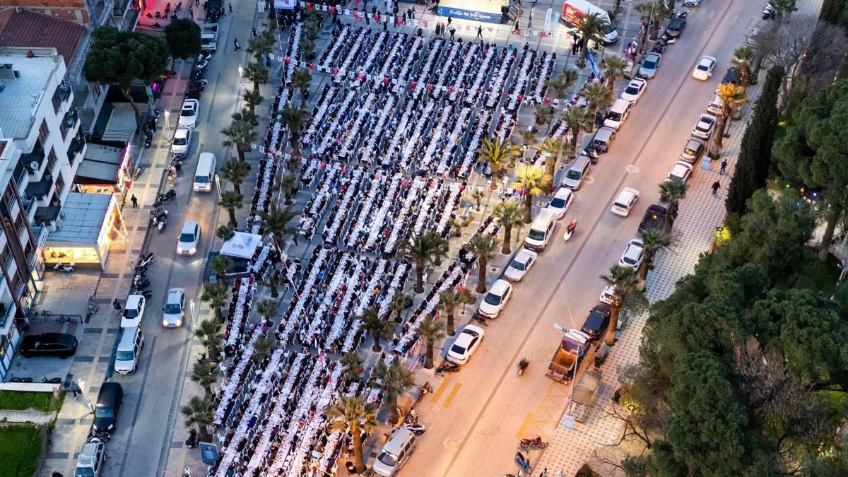 Ramazanın bereketi Turgutlu'da paylaşıldı