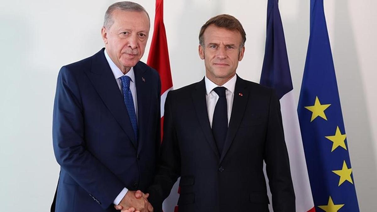 SON DAKİKA HABERİ: Cumhurbaşkanı Erdoğan, Emmanuel Macron ile görüştü