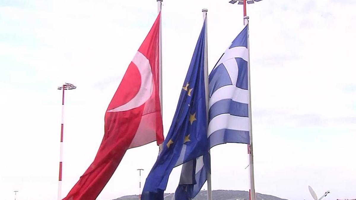 Atina'dan İran bahanesiyle adaya silah