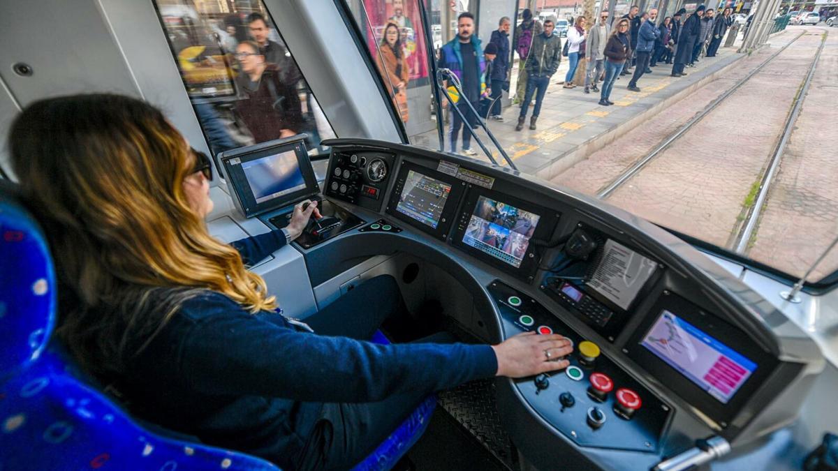 Raylarda kadın gücü