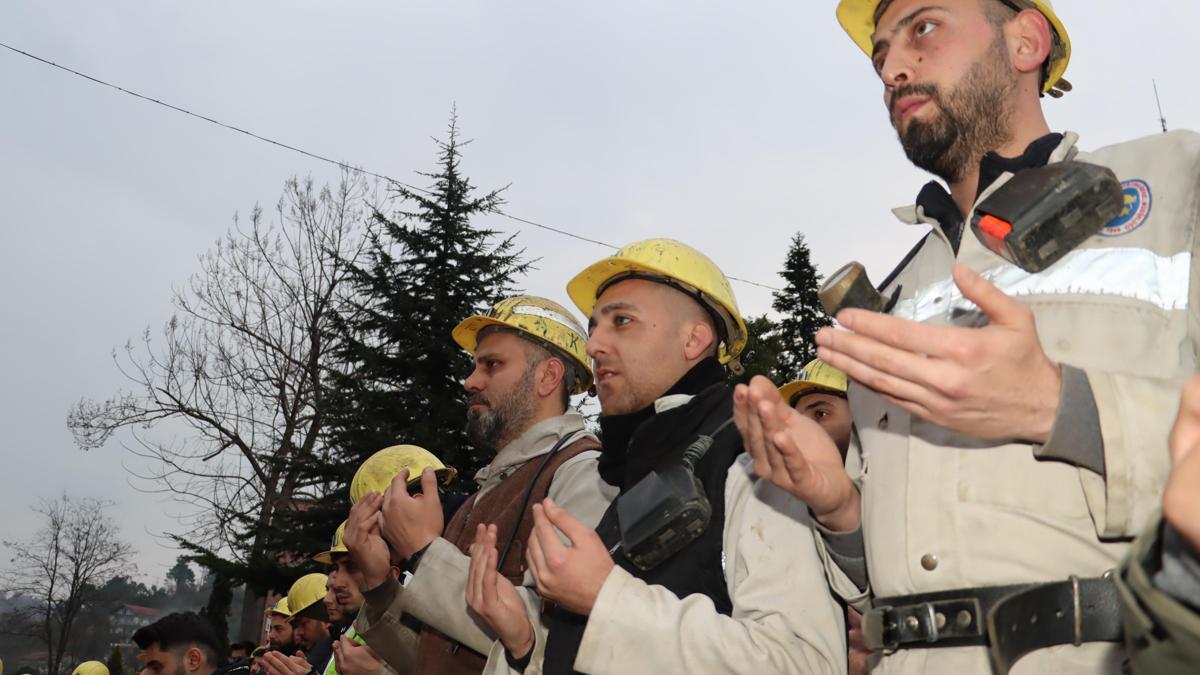 Grizu patlamasında ölen 103 madenci, facianın 43üncü yıl dönümünde dualarla anıldı