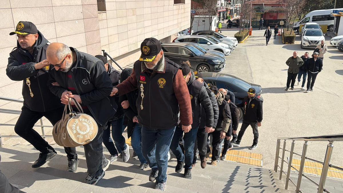 Eskişehir'de 'oto hırsızlığı' operasyonu; 11 gözaltı