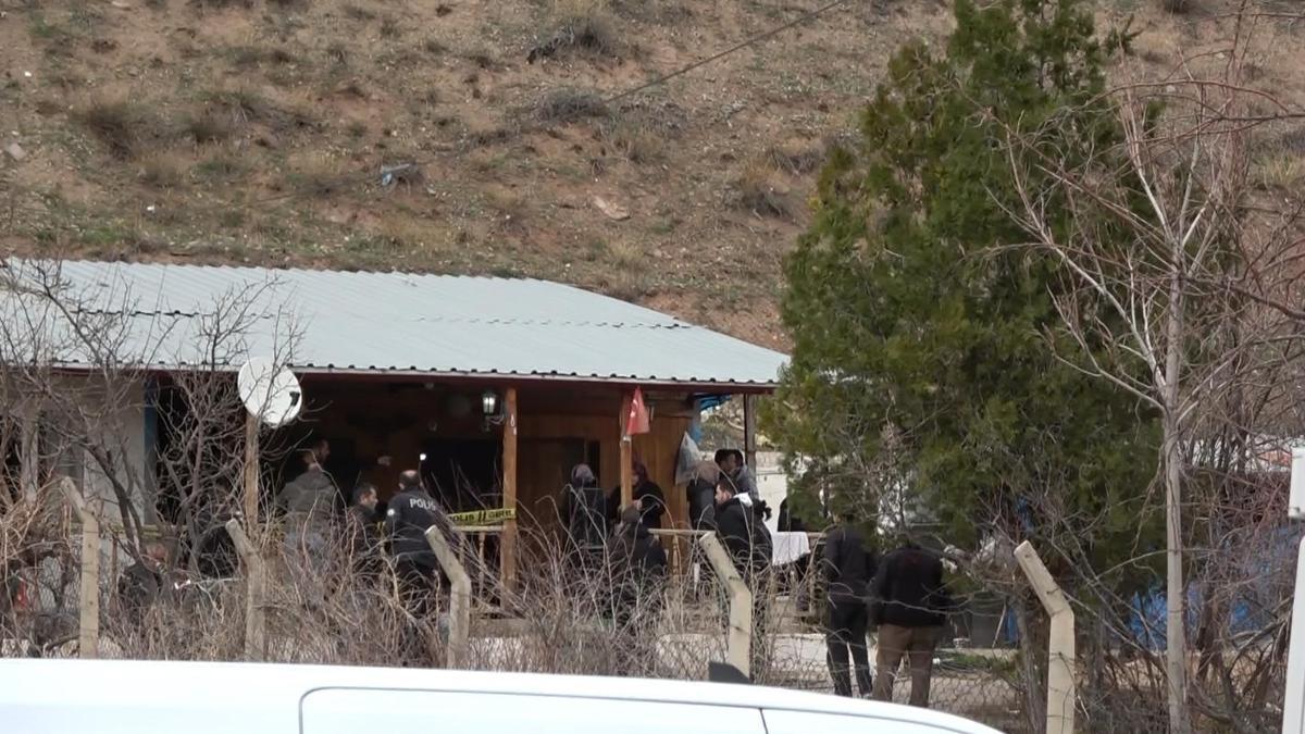 Camı kırılarak girilen evde ölü bulundu