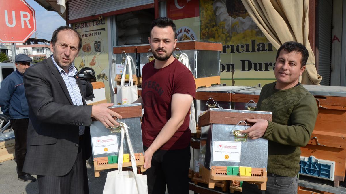 Genç arıcılara destek