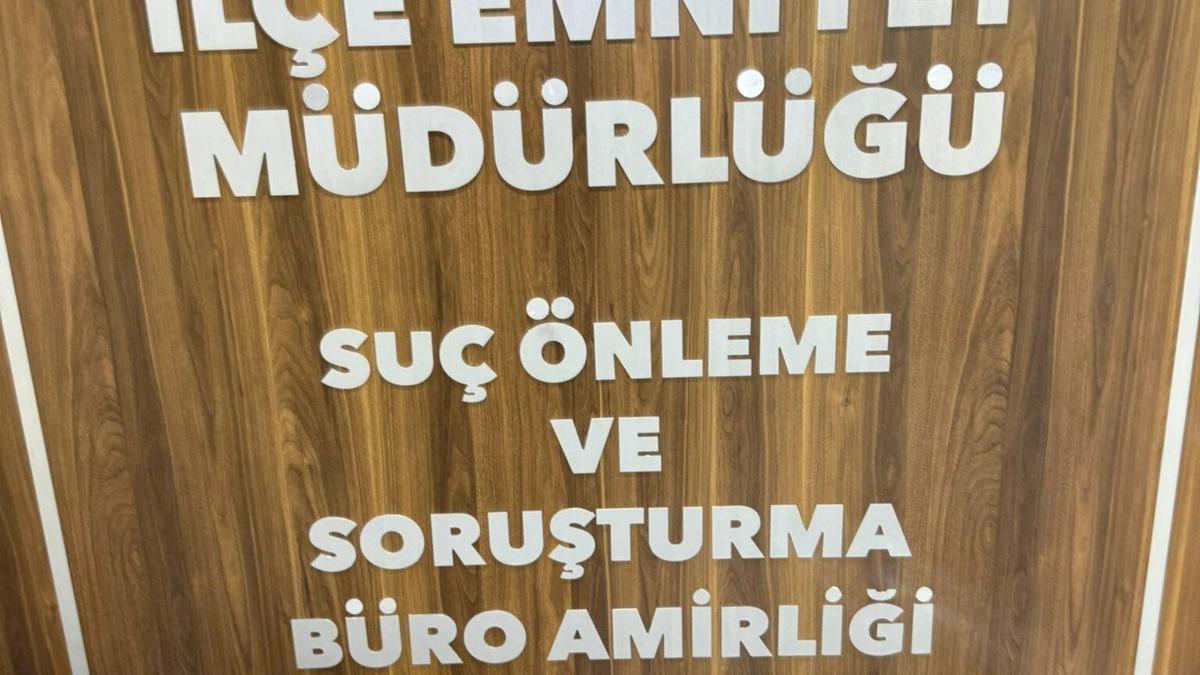 İzmirde darp ve zorla sözleşme imzalatma iddiasına 3 gözaltı